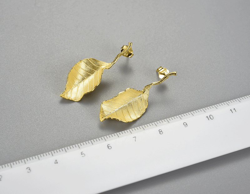 Elegant Autumn Leaf Stud Earring